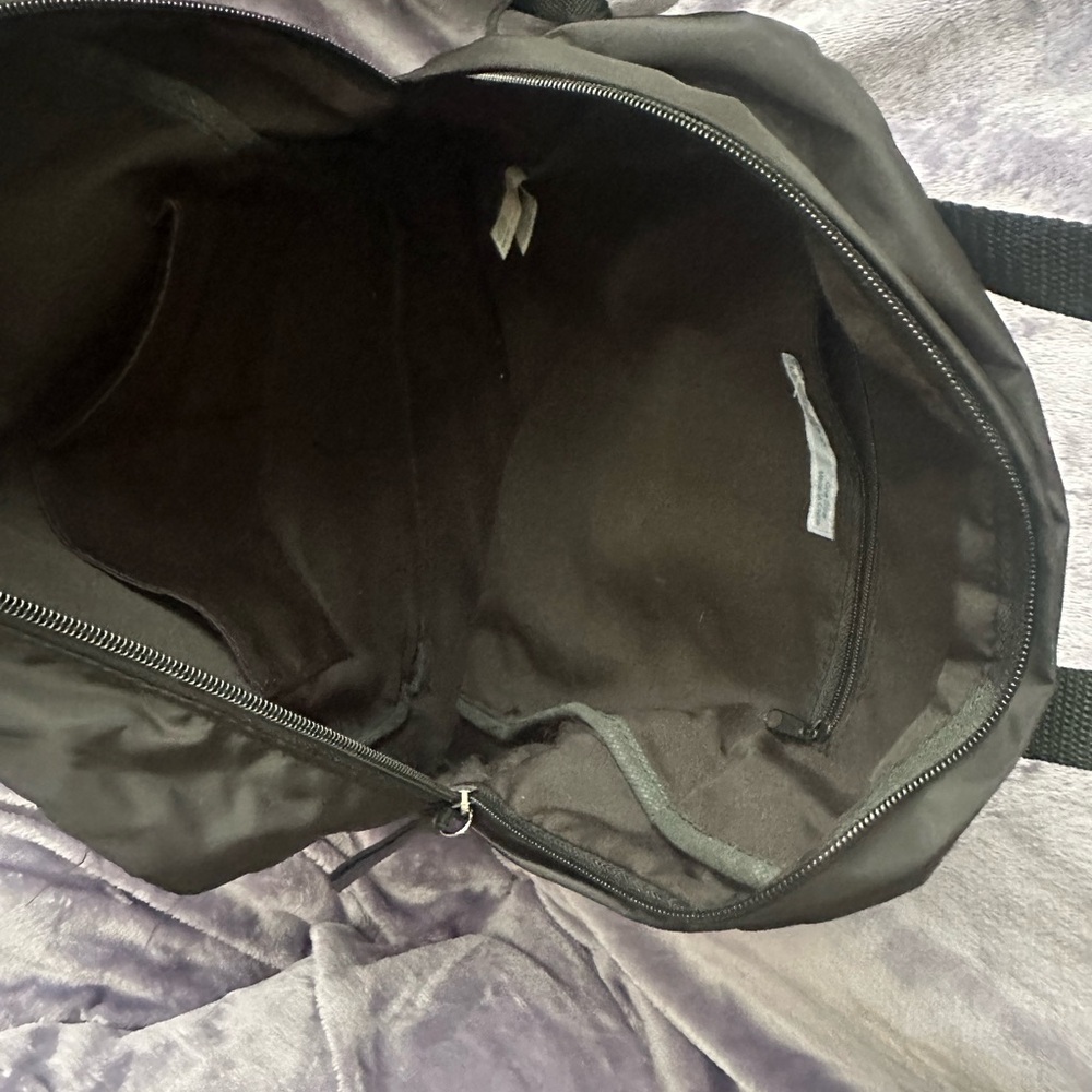 Slim Backpack - Picture 6 of 7